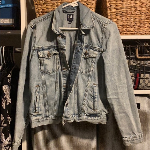 COPY - Gap jean jacket - Picture 1 of 3